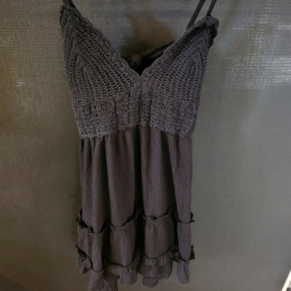 Indulge vintage-look cotton/knitted backless Summer dress. Sz large